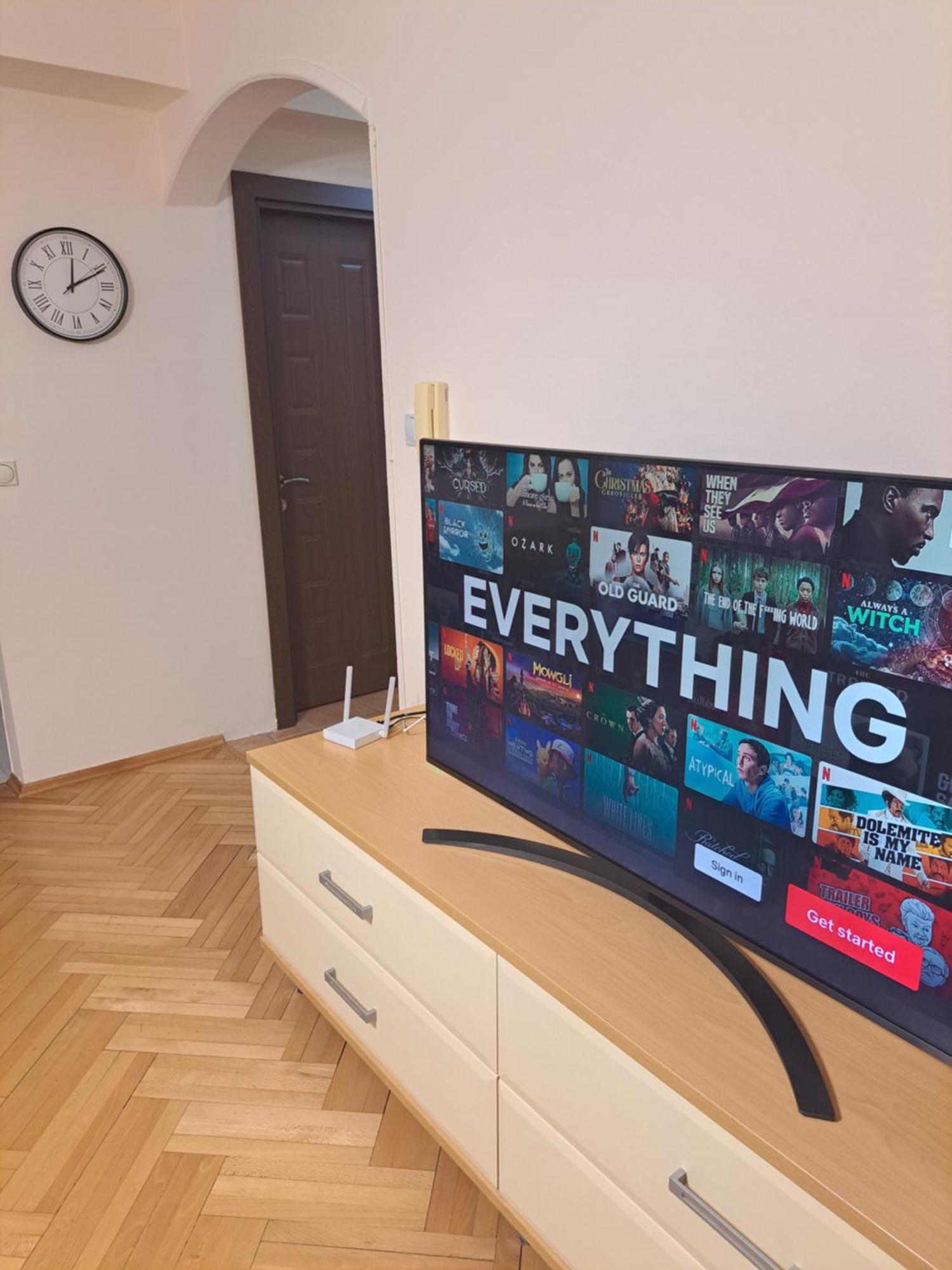 One Bedroom In - Center *